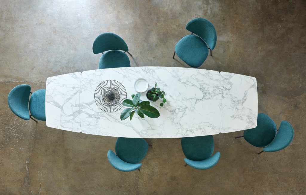 T72-COSMO-sagomato-allungabile-Keramic-arabescato-zenitale